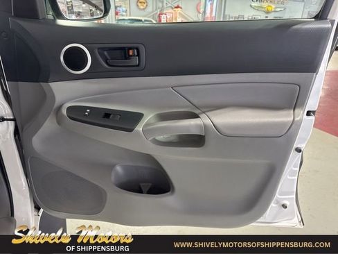 Used 2013 Toyota Tacoma 4x4 Double Cab w/ SR5 Pkg image 34