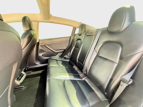 Used 2021 Tesla Model 3 Standard Range RWD image 4