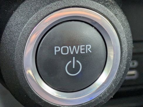 Used 2024 Toyota Venza XLE AWD/4WD image 27