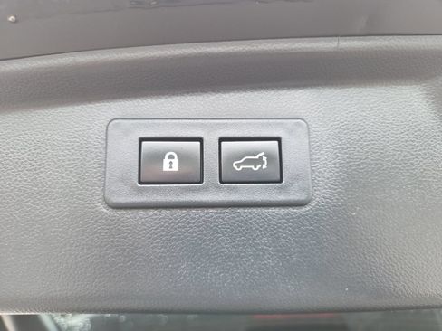 Used 2023 Subaru Outback Premium AWD/4WD image 34