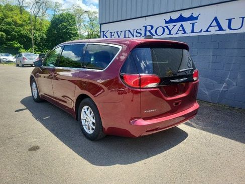 Used 2023 Chrysler Voyager LX FWD image 8