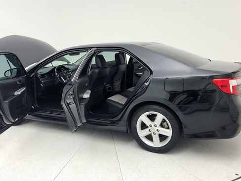 Used 2013 Toyota Camry SE image 11