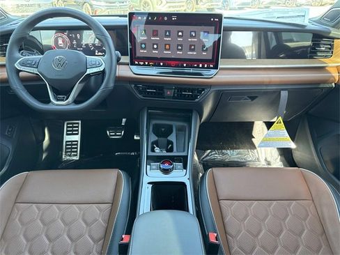 New 2026 Volkswagen Tiguan SEL R-Line image 19