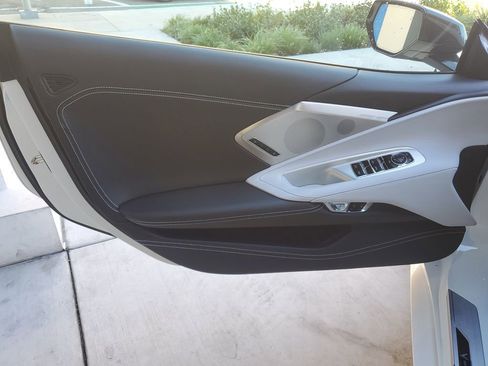 Used 2024 Chevrolet Corvette Stingray Premium Conv w/ Z51 Performance Package image 17