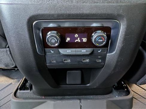 New 2026 Chevrolet Suburban Premier image 27