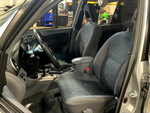 Used 2003 Toyota RAV4 2WD image 8