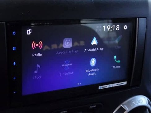 Used 2015 Jeep Wrangler Unlimited Sahara image 22