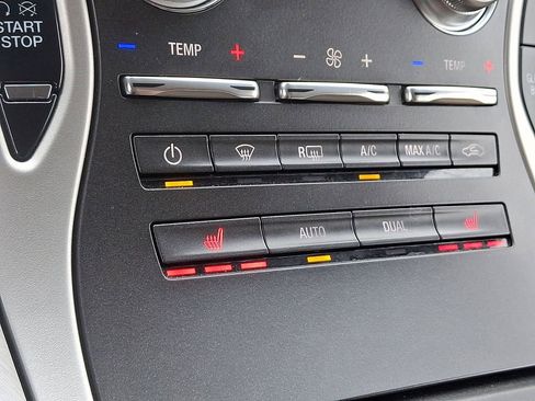 Certified 2019 Lincoln Nautilus Premier AWD/4WD image 24