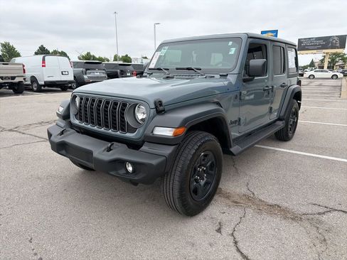 Used 2025 Jeep Wrangler Unlimited Sport AWD/4WD image 7