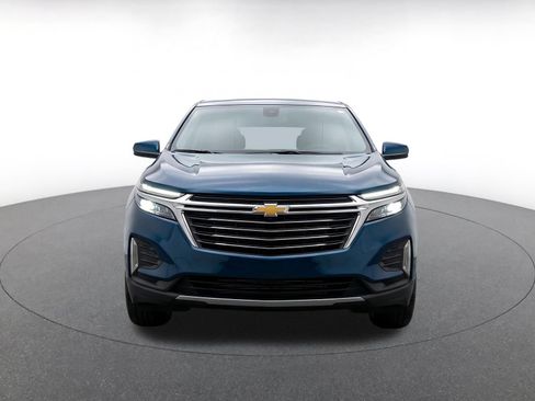 Used 2025 Chevrolet Equinox LT FWD image 2