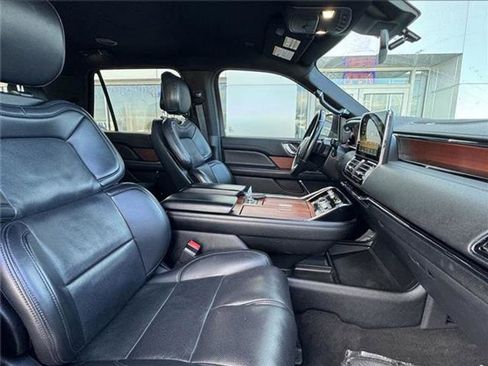 Used 2020 Lincoln Navigator 4WD image 10