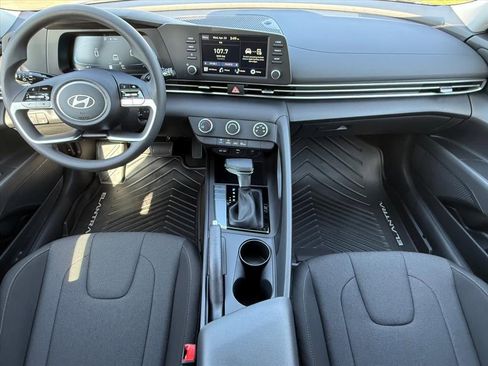 New 2026 Hyundai Elantra SE FWD image 14