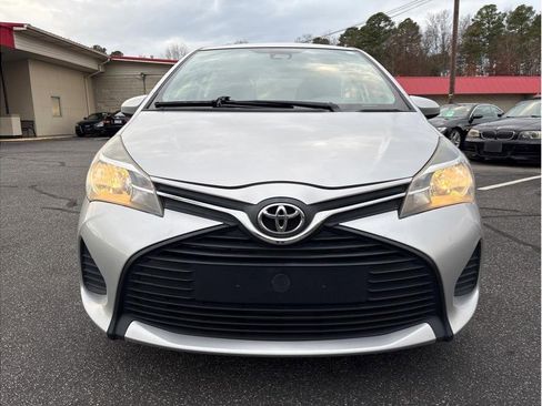 Used 2017 Toyota Yaris LE image 2