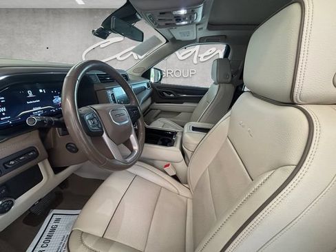 Used 2022 GMC Yukon XL Denali AWD/4WD image 24