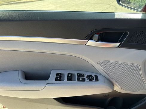 Used 2020 Hyundai Elantra Value Edition image 15