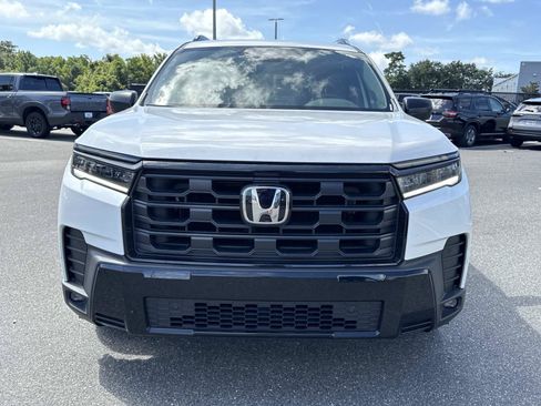 Used 2026 Honda Pilot Sport image 9