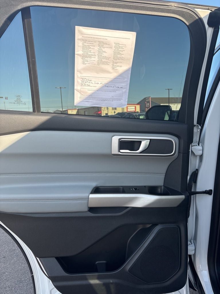Used 2021 Ford Explorer XLT w/ Equipment Group 202A AWD/4WD image 28