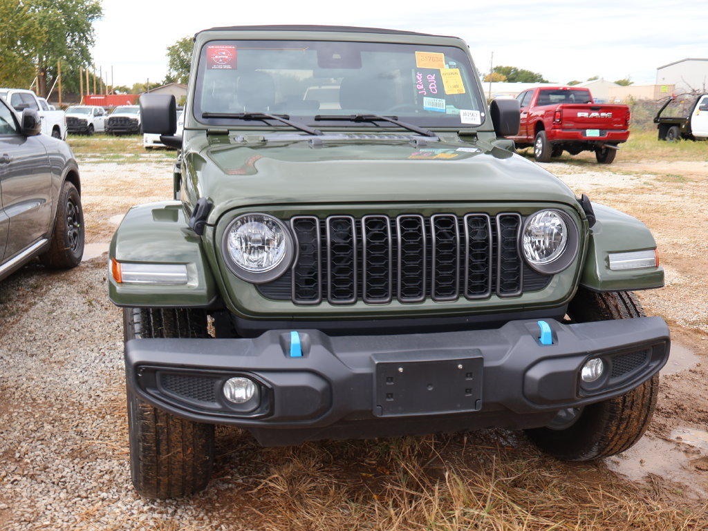Used 2024 Jeep Wrangler Unlimited AWD/4WD image 7