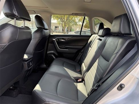Used 2023 Toyota RAV4 XLE Premium image 27