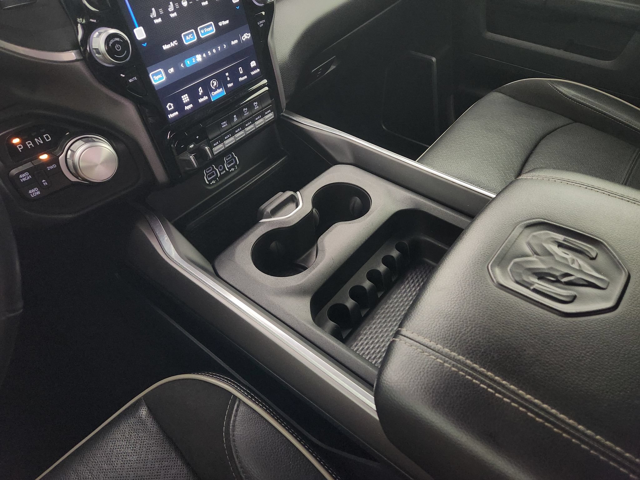 Used 2022 RAM 2500 Laramie w/ Night Edition AWD/4WD image 18