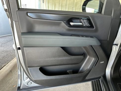 New 2026 GMC Yukon XL AT4 w/ AT4 Premium Plus Package AWD/4WD image 10