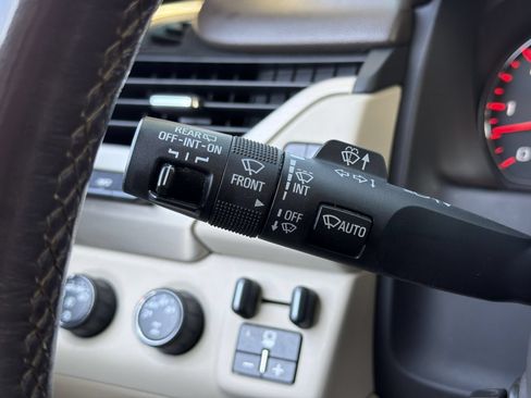 Used 2016 GMC Yukon XL Denali w/ Open Road Package AWD/4WD image 29