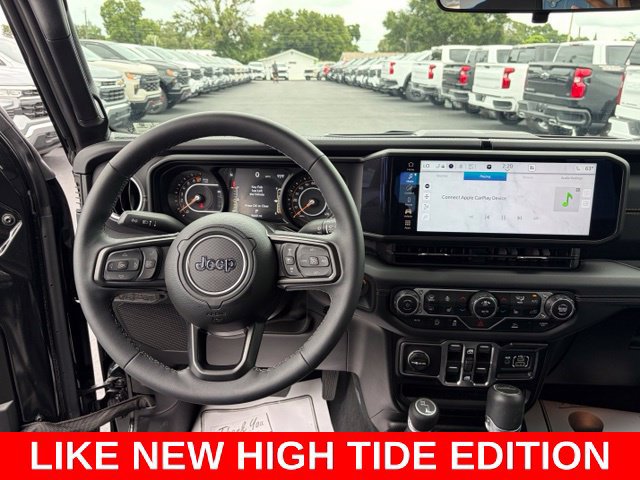 Used 2025 Jeep Gladiator Sport AWD/4WD image 17