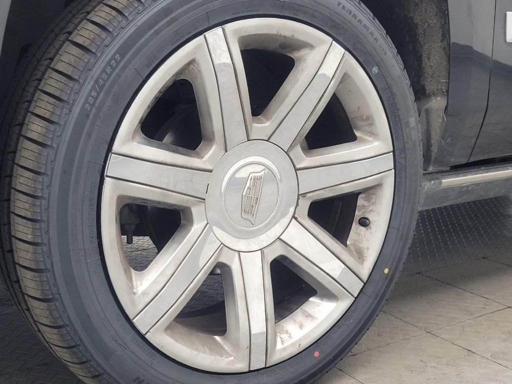 Used 2017 Cadillac Escalade Premium Luxury RWD image 31