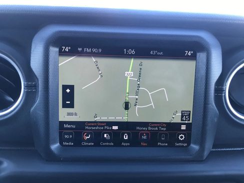 Used 2023 Jeep Wrangler Unlimited Sahara image 25