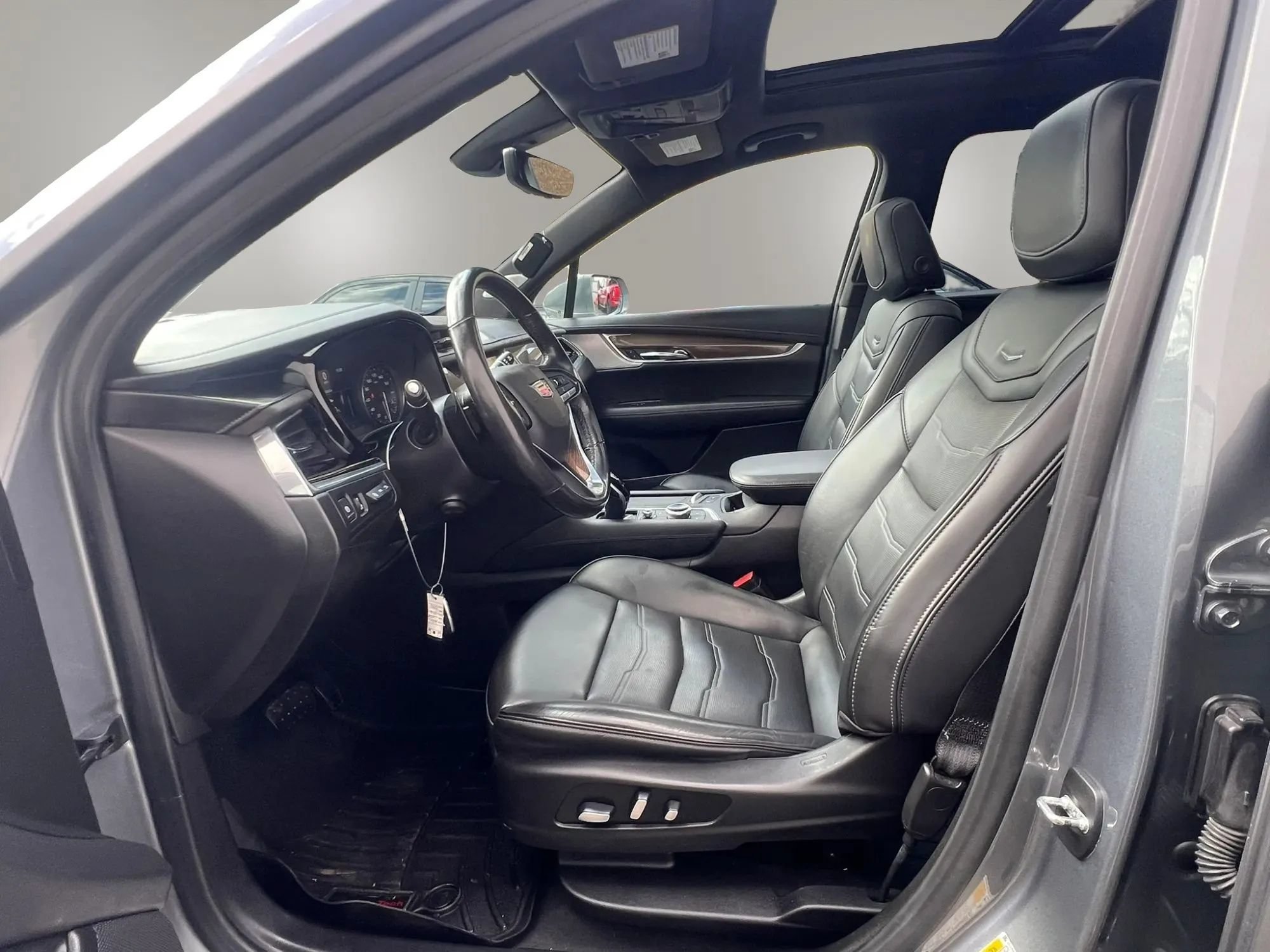 Used 2020 Cadillac XT6 Premium Luxury w/ Platinum Package AWD/4WD image 29