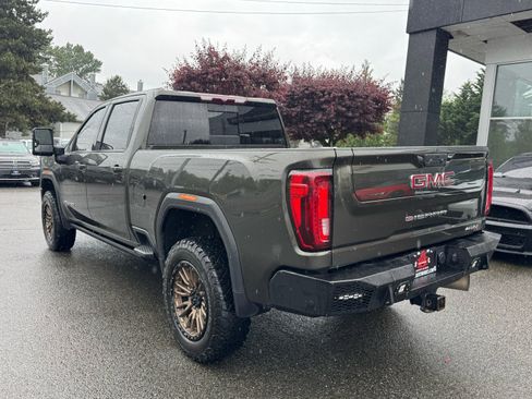 Used 2022 GMC Sierra 2500 AT4 w/ AT4 Preferred Package AWD/4WD image 9