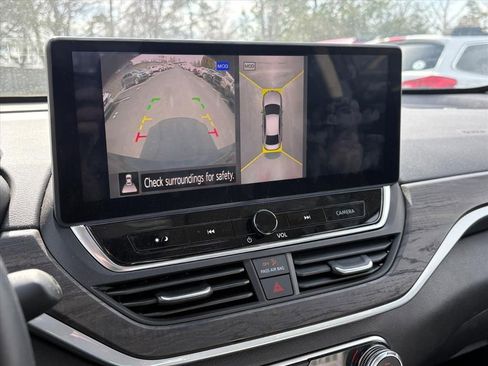 Used 2025 Nissan Altima 2.5 SL image 9