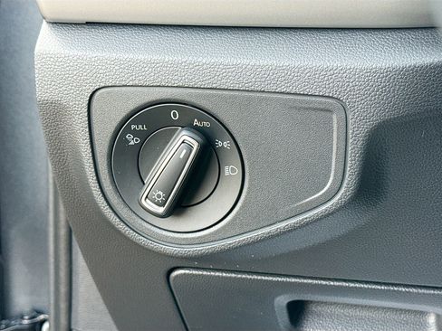 Used 2023 Volkswagen Atlas SE w/ Panoramic Sunroof Package image 36