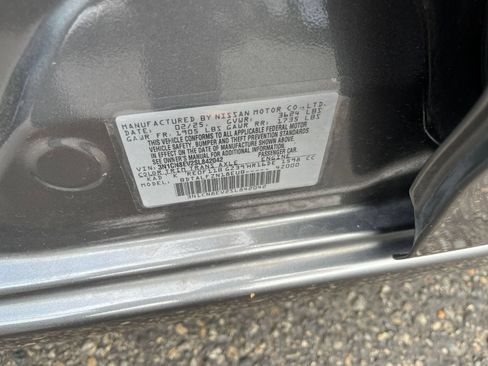 Used 2025 Nissan Versa SV FWD image 28
