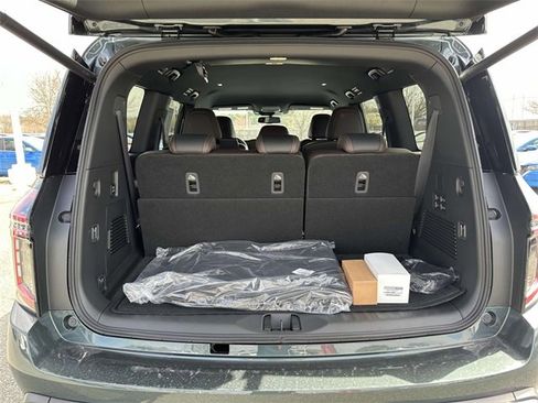 New 2025 Nissan Armada SL w/ Convenience Package image 12