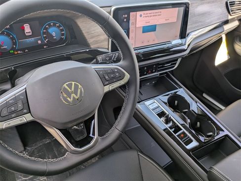 New 2025 Volkswagen Atlas SEL image 15