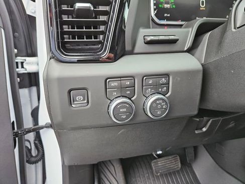 New 2026 GMC Sierra 2500 AT4 w/ AT4 Premium Plus Package AWD/4WD image 24