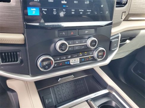 Used 2024 Ford Expedition Max Limited image 22