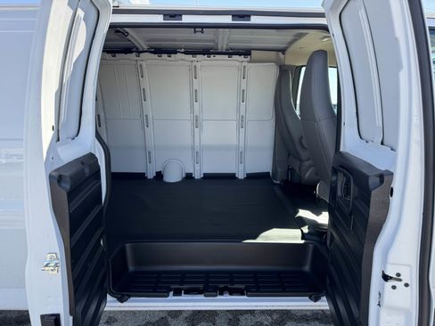 New 2026 Chevrolet Express 2500 Extended RWD image 6