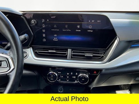 Used 2024 Chevrolet Trax LT w/ Driver Confidence Package image 6