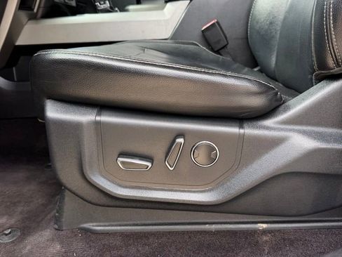 Used 2016 Ford F150 Lariat image 13