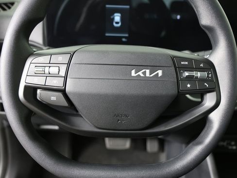 New 2025 Kia K4 LXS image 11