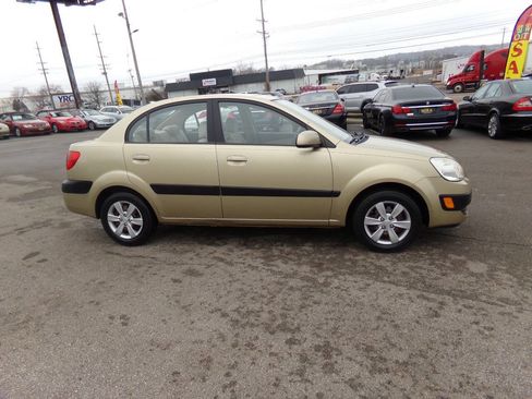 Used 2009 Kia Rio LX w/ PWR Pkg image 3