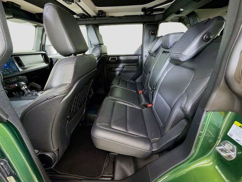 Used 2025 Ford Bronco Badlands image 24