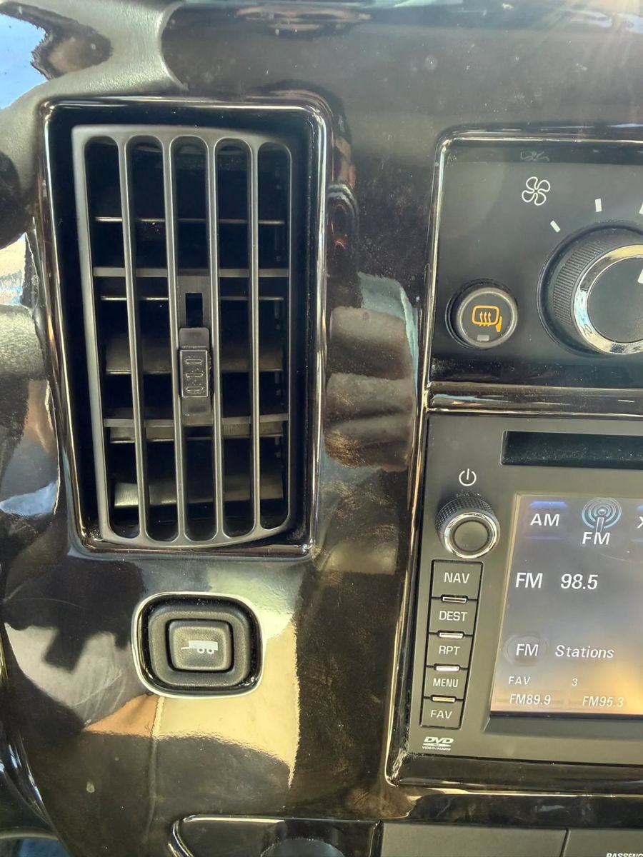 Used 2015 Chevrolet Express 2500 RWD image 21