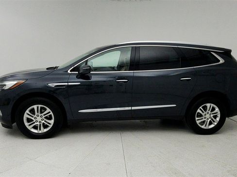 Used 2019 Buick Enclave Essence image 2