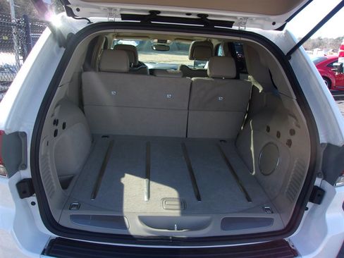 Used 2017 Jeep Grand Cherokee Overland image 13