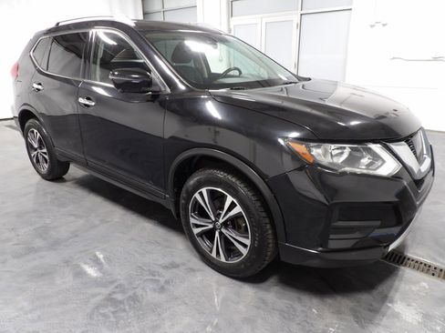 Used 2019 Nissan Rogue SV w/ Premium Package AWD/4WD image 2