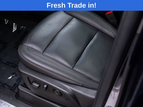 Used 2024 Chevrolet Tahoe Z71 w/ Luxury Package AWD/4WD image 14