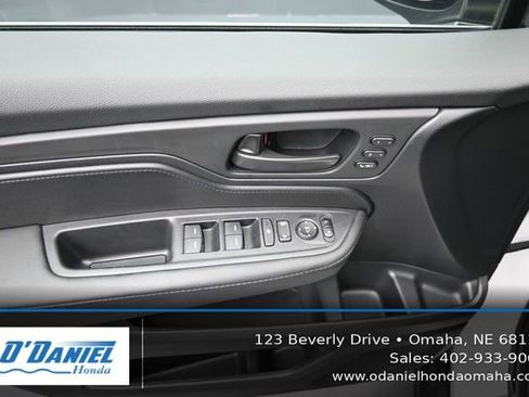 Used 2025 Honda Odyssey EX-L image 24